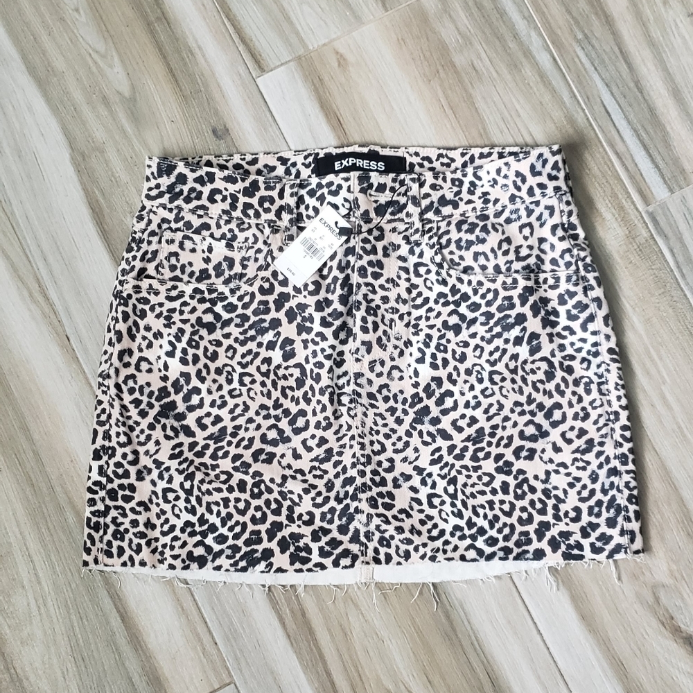 NWT Express | Leopard Print Mini Skirt sz 0